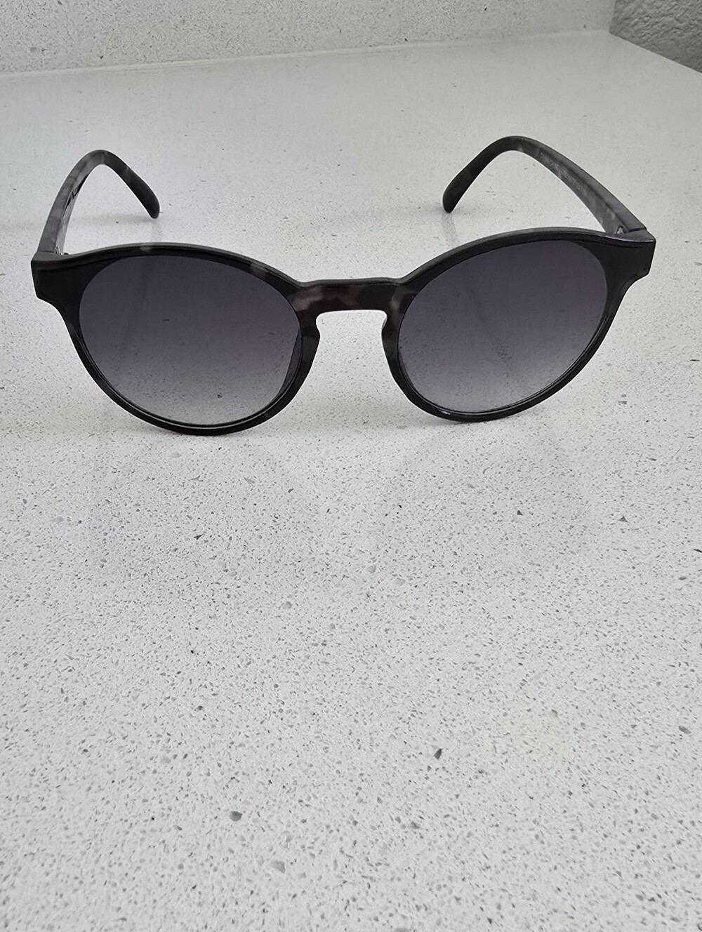 Round Black Gradient Sunglasses